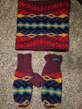 Pendleton Burgundy Multicolor Geometric Knit Cowl and Mittens Set